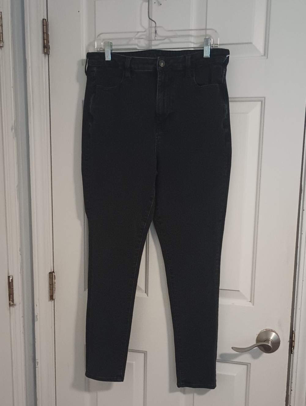 American Eagle Outfitters Black Skinny High-Rise Jeans